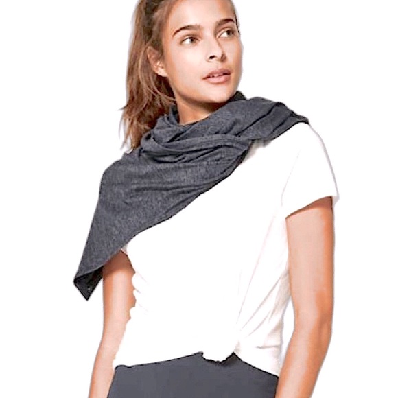 dark grey Lululemon vinyasa scarf | cozy & versatile rulu style - Picture 10 of 11